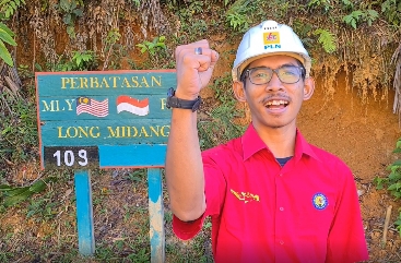 IST  MENGINSPIRASI: Fadel mengaku bangga bisa menjadi bagian dari senyum masyarakat perbatasan yang kini bisa menikmati listrik PLN. Ia mengabdikan dirinya pada PLN demi menjaga keandalan pasokan listrik di Krayan, Nunukan.