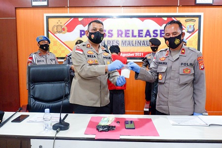 Hadi Aris Iskandar/Radar Tarakan  Pers Rilis : Barang bukti beserta pelaku yang berhasil diamankan Polres Malinau.
