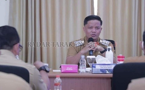 LEGALITAS: Bupati Tana Tidung Ibrahim Ali meminta Disnaker untuk inventarisir lahan transmigrasi untuk menjamin kelegalitasan lahan masyarakat./RIKO/RADAR TARAKAN