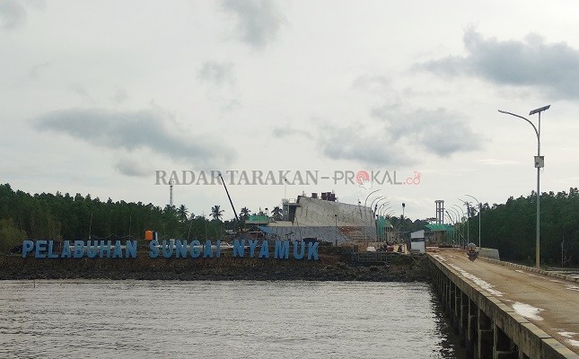 PERBATASAN: Pembangunan PLBN Sei Nyamuk, Sebatik yang saat ini sedang dalam proses pengerjaan./IWAN KURNIAWAN/RADAR KALTARA
