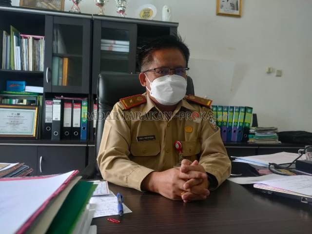 Kepala DKP2KB Malinau, dr. John Felix Rundupadang. FOTO: HADI ARIS ISKANDAR/RADAR KALTARA