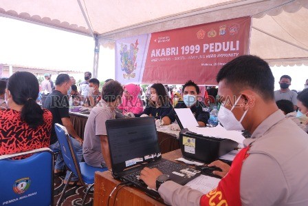 TINGKATKAN CAKUPAN: Salah satu kegiatan vaksinasi di Kabupaten Malinau. FOTO: HADI ARIS ISKANDAR/RADAR TARAKAN