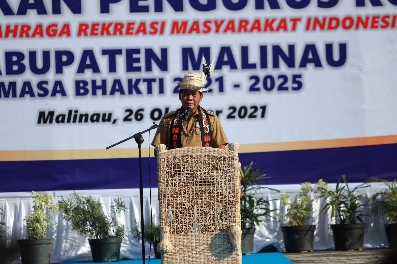 DKISPKALTARA UNTUK RADAR TARAKAN  RESMI TERBENTUK: Wagub Kaltara Yansen, T.P., melantik pengurus Kormi Kabupaten Malinau, Selasa (26/10).