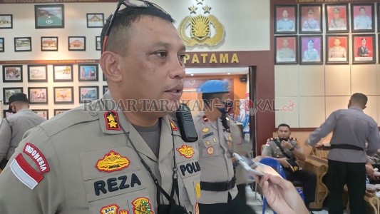 LENGKAPI SURAT KENDARAAN: Kapolres Malinau, AKBP Reza Pahlevi mengingatkan masyarakat Kabupaten Malinau untuk melengkapi surat kendaraan seperti SIM dan STNK, sebab Operasi Zebra 2021 dimulai hari ini, Senin (15/11). Selain itu, melengkapi perlengkapan da
