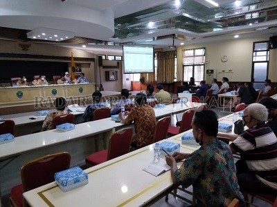 CARI SOLUSI: Pemkab Bulungan menggelar audiensi untuk membasa terkait realisasi plasma yang dinilai belum maksimal./PIJAI PASARIJA/RADAR KALTARA