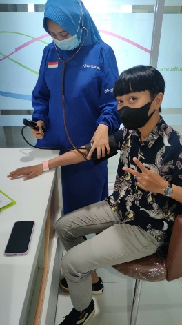 IST DIPERIKSA: Pemeriksaan medical check up (MCU) untuk para pegawai PLN.