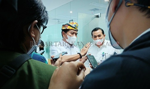 LELANG JABATAN: Gubernur Kaltara, Drs. H. Zainal Arifin Paliwang, SH,. M.Hum saat menyampaikan pembukaan pendaftaran selter JPT pratama Pemprov Kaltara tahun 2022 di Tanjung Selor, Rabu (19/1). FOTO: AGUSSALAM SANIP/RADAR TARAKAN