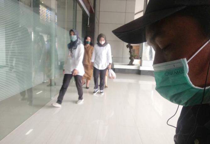 PANDEMI: Kondisi paparan Covid-19 yang sudah sangat terkontrol tidak membuat masyarakat abai terhadap penerapan prokes. (RADAR KALTARA)