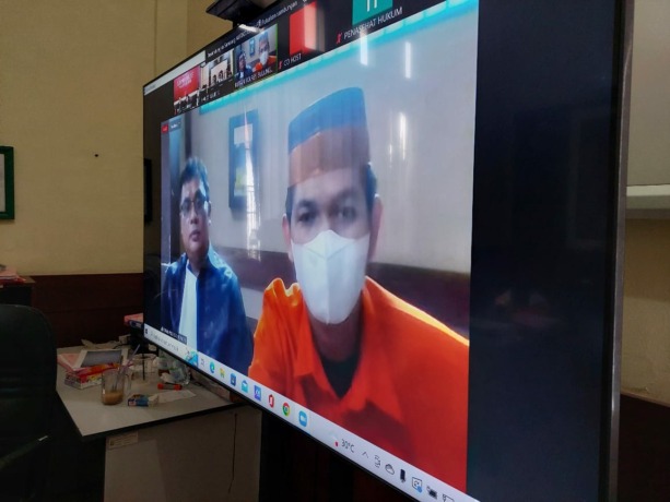 SIDANG VIRTUAL: JPU membacakan tuntutan terhadap terdakwa HSB dalam sidang virtual, Rabu (7/9). (PIJAI PASARIJA/RADAR KALTARA)