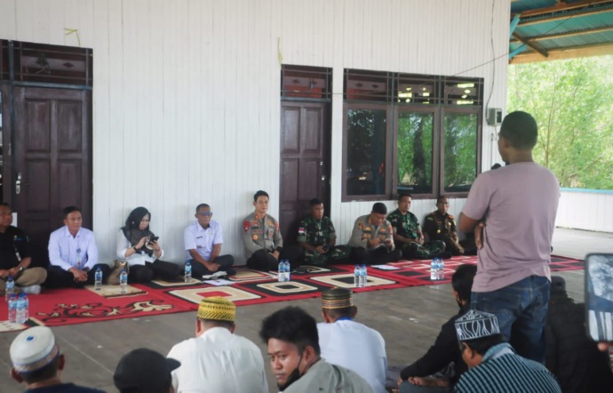 Kapolda Kaltara bersama forkopimda Bulungan dan Kaltara beraudiensi dengan masyarakat Tanah Kuning-Mangkupadi.
