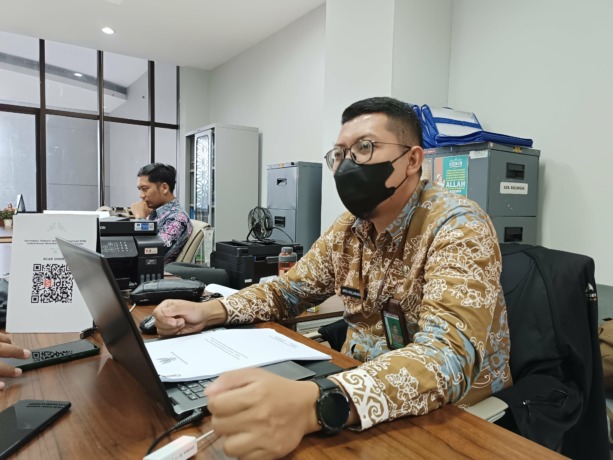 REKRUTMEN PEGAWAI: Analis Kepegawaian Ahli Muda Sub Koordinator Pengadaan dan Pensiun Pegawai BKD Kaltara, Arya Mulawarman menyampaikan update rekrutmen ASN tahun 2022. IWAN KURNIAWAN/RADAR KALTARA