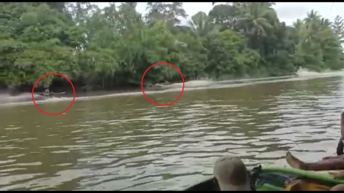 LAKA MAUT: Detik-detik tabrakan dua peserta pada lomba balap perahu ketinting di Kecamatan Sekatak, Bulungan yang menelan korban jiwa, Minggu (26/2). FOTO: DOKUMENTASI WARGA