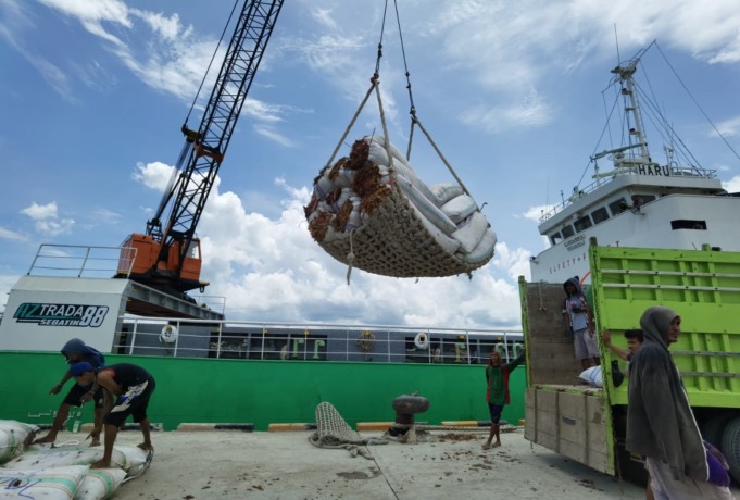 DIEKSPOR: Dalam sebulan, sekitar 6.000 ton rumput laut bisa dikirim ke Sulawesi dan Surabaya. FOTO: DOK RADAR TARAKAN