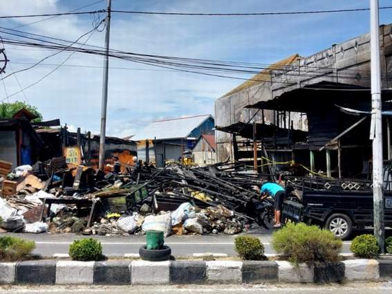 BEKAS KEBAKARAN: Dalam musibah kebakaran pasar pagi, kerugian ditaksir capai Rp 1,3 miliar. FOTO: RIKO ADITYA/RADAR TARAKAN