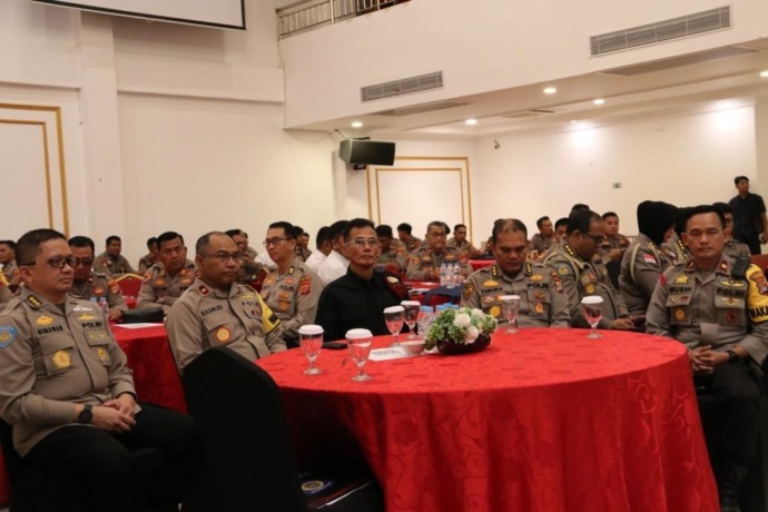 SATUKAN VISI: Personel Polri dari 65 polres se-Indonesia mengikuti rakor terkait kejahatan yang terjadi secara transnasional di wilayah perbatasan di Tarakan, Rabu (1/11). FOTO: DOK POLDA KALTARA