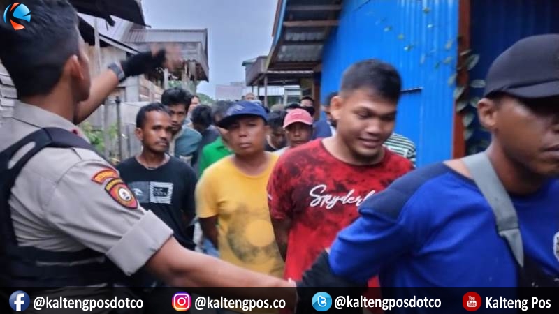 Belasan orang diamankan dalam penggerebekan narkoba di kawasan Ponton, Rindang Banua, Pahandut, Palangka Raya, Kamis (5/3/2020) sore