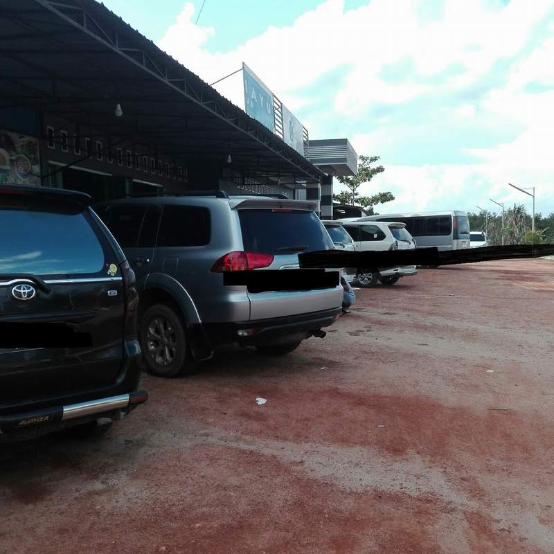 ilustrasi mobil travel