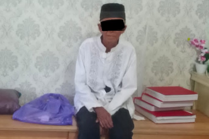Tersangka Sy saat diamankan Polres Kapuas. (ist)