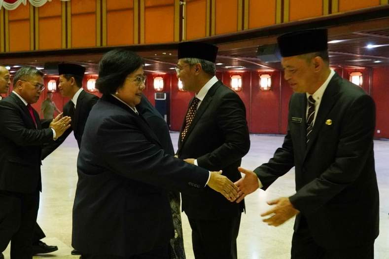 Fahrizal Fitri (paling kanan)