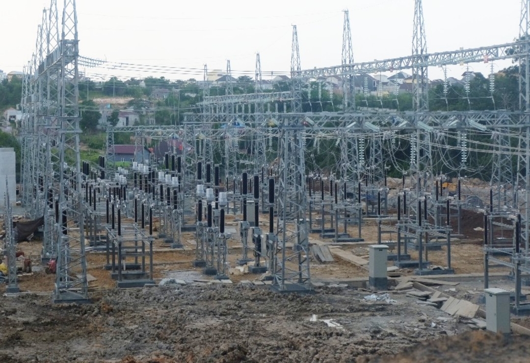 JANGAN SAMPAI TERHAMBAT: Proyek pembangunan gardu induk dan SUTT di Kelurahan Sepinggan Baru, Balikpapan.