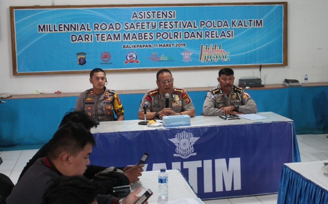 Dir Binmas Polda Kaltim Kombes Pol Yudhi FH (pegang mikrophone) saat memaparkan kesiapan rangkaian acara MRSF 2019.