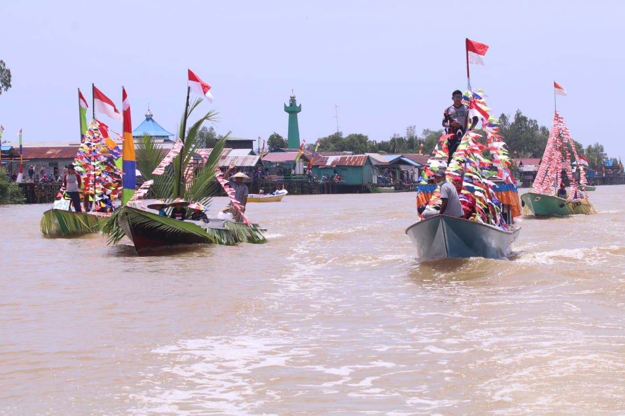 Kemeriahan pasta laut Desa Muara Bengalon Kecamatan Bengalon Minggu (17/3/2019). (Jani Humas)