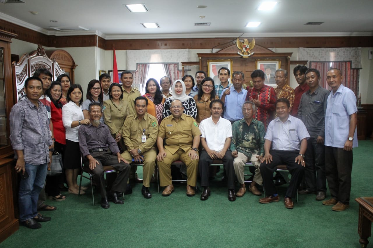 Pengurus Ikatan Keluarga Toraja (IKAT) Kutai Timur (Kutim),  bersilaturahmi dan melakuan audiensi dengan Bupati Kutim Ismunandar, Senin (18/3/2019). (Foto: Jani Humas)