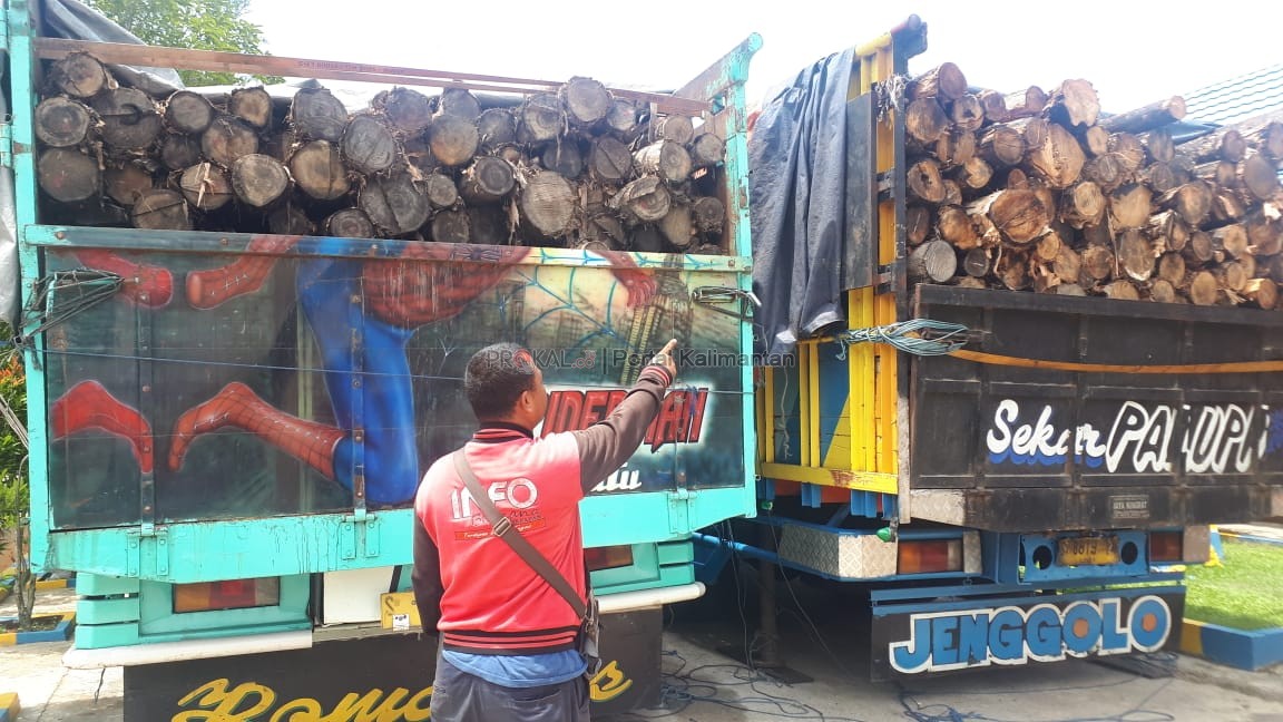 Barang bukti kayu galam yang diamankan Polairud Polda Kaltim. (foto: gusti ambri/prokal.co)