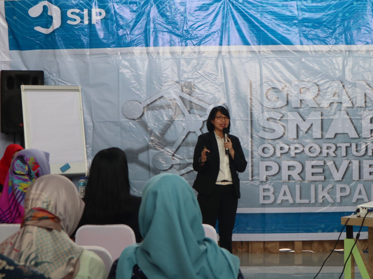 Peluang Sukses :  dr Hamonanga dan dr Thrisia memberikan informasi bisnis yang luar biasa bisa mewujudkan mimpi menjadi kenyataan untuk meraih kesempatan emas bersama Smart In Pays.