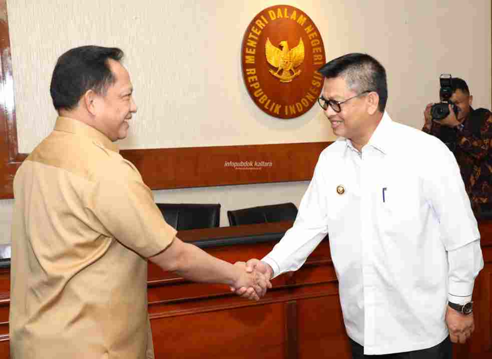 BAHAS DOB : Gubernur Kaltara, Dr H Irianto Lambrie menemui Menteri Dalam Negeri (Mendagri) Prof H Muhammad Tito Karnavian, di Kantor Kemendagri, Senin (3/2).