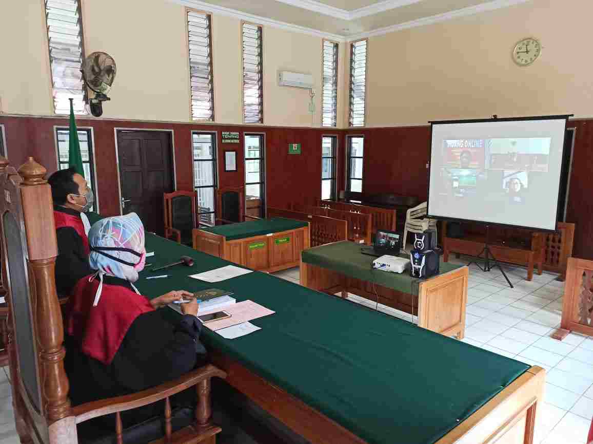 SIDANG ONLINE: Di tengah status siaga darurat Covid-19 ini, Pengadilan Negeri Tanah Grogot hanya membuka layanan sidang melalui sistem teleconference, suasana sidang dua hari terakhir.