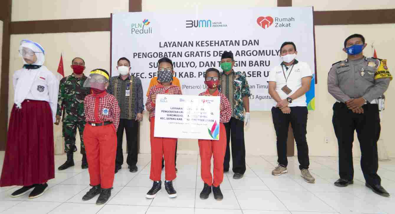 KOMITMEN PLN: PT PLN UIP Kalbagtim menyalurkan bantuan CSR PLN Peduli Kesehatan ke warga tiga desa di Kecamatan Sepaku, PPU kemarin.