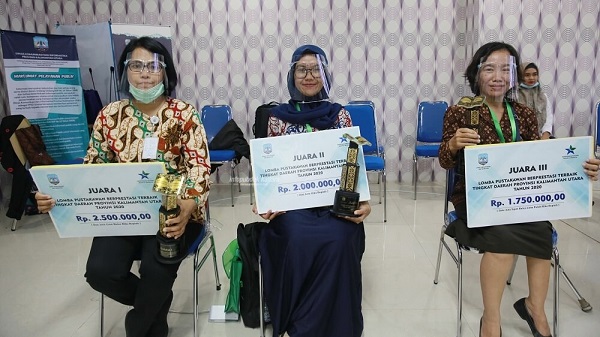 PUSTAKAWAN : Para pemenang Lomba Pustakawan Berprestasi Terbaik tingkat Provinsi Kaltara 2020.