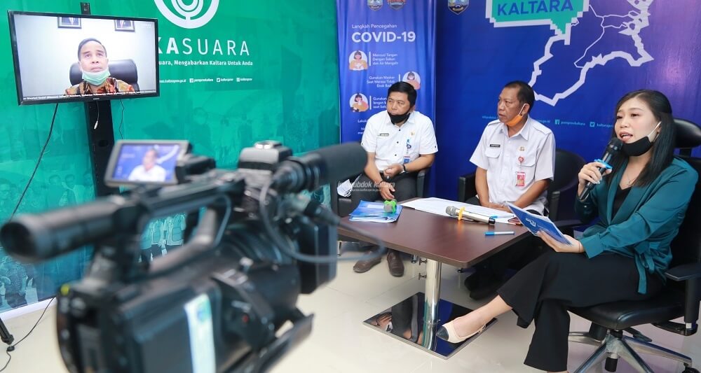 RESPONS KALTARA : Kepala Disperindagkop-UKM Kaltara Hartono dan Kabid Perikanan Budidaya, Penguatan Daya Saing Produk Perikanan dan Pengawasan Sumber Daya Kelautan Perikanan DKP Kaltara Idham Khalid bersama Kalan BI Kaltara Yufrizal dan Ketua DPD HNSI Kal