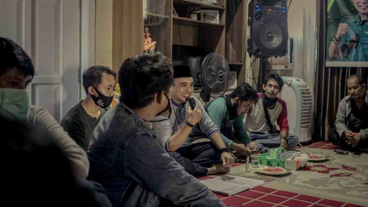 DENGARKAN ASPIRASI: Edwin Santoso saat bertemu Asosiasi Kurir Paser (AKP) dalam agenda resesnya pekan lalu.