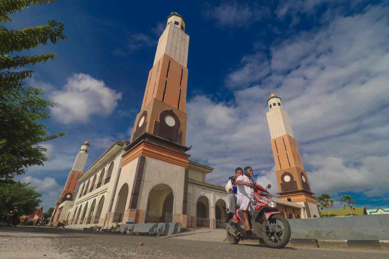 BANTUAN: Rumah ibadah memperoleh bantuan hibah dari Pemprov Kaltara sejak 2015 hingga 2019. Salah satu masjid di Tanjung Selor yang mendapat bantuan hibah pemprov.