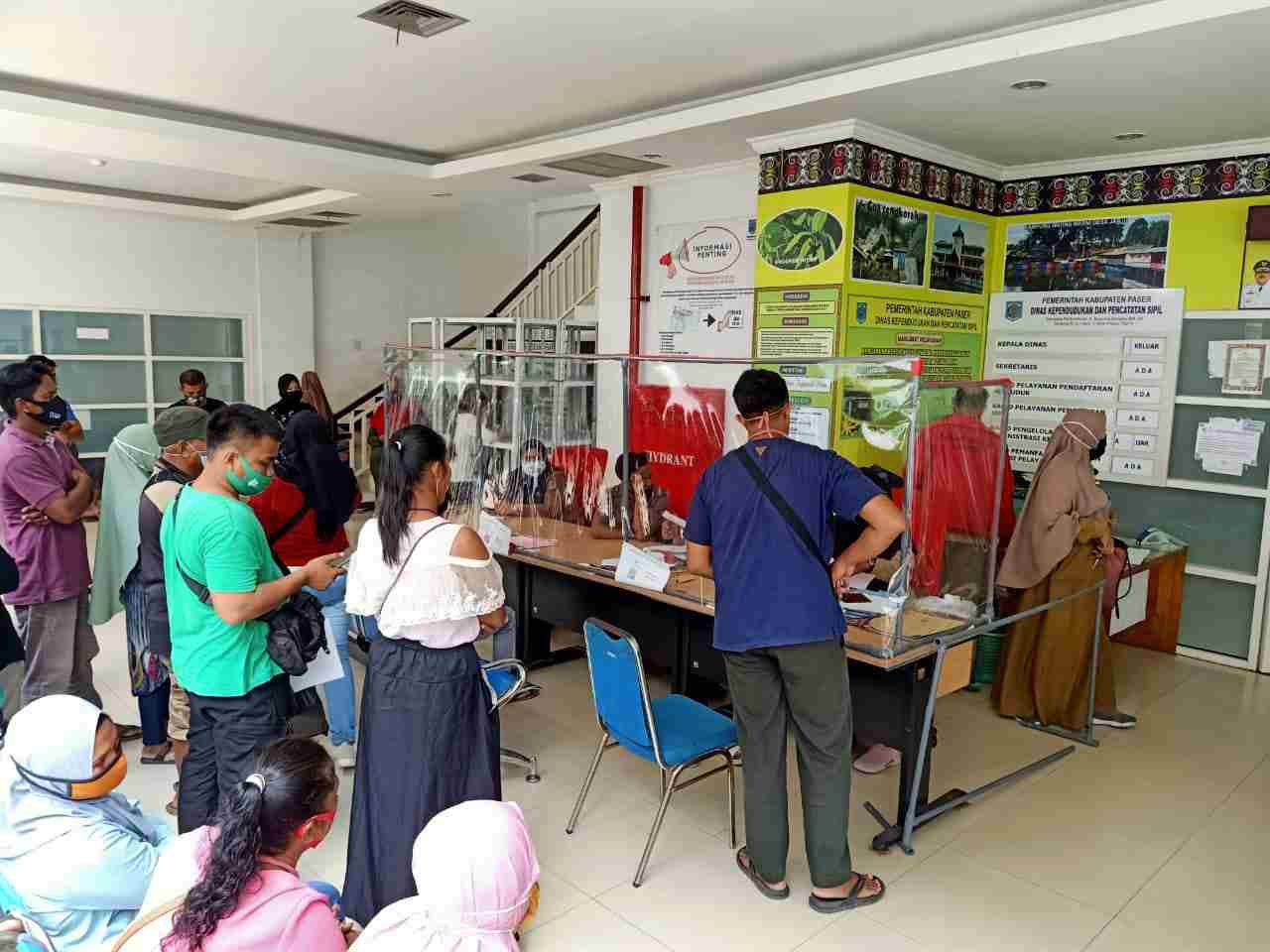 STOP PELAYANAN: Karena ada pegawai yang terkonfirmasi positif, Disdukcapil Paser kini sementara menutup kantor.