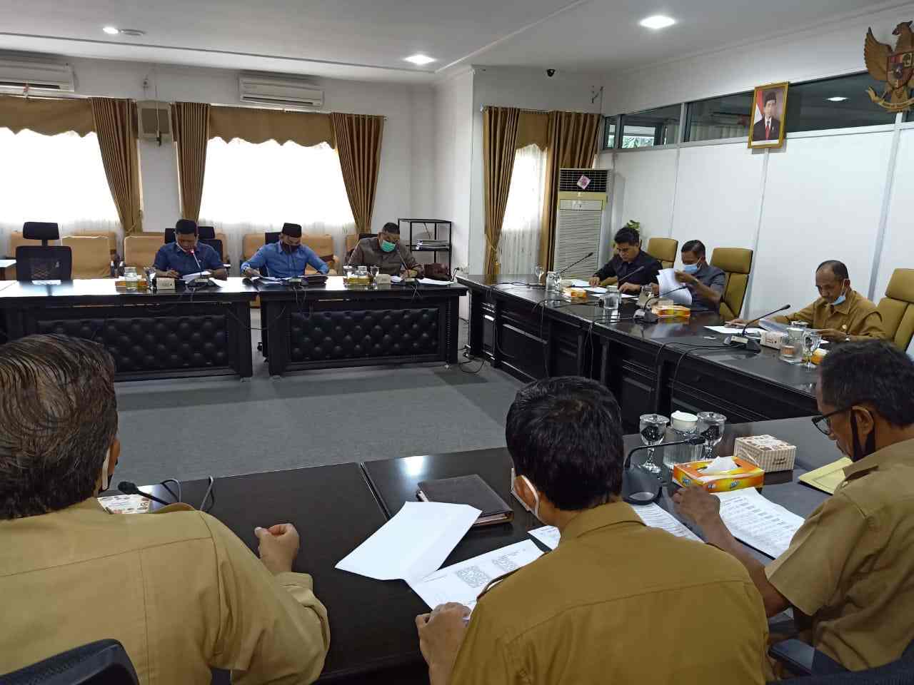 SIAPKAN PERDA: Bapemperda Paser bersama Pemkab membahas Propemperda Kabupaten Paser 2021, Selasa (24/11).