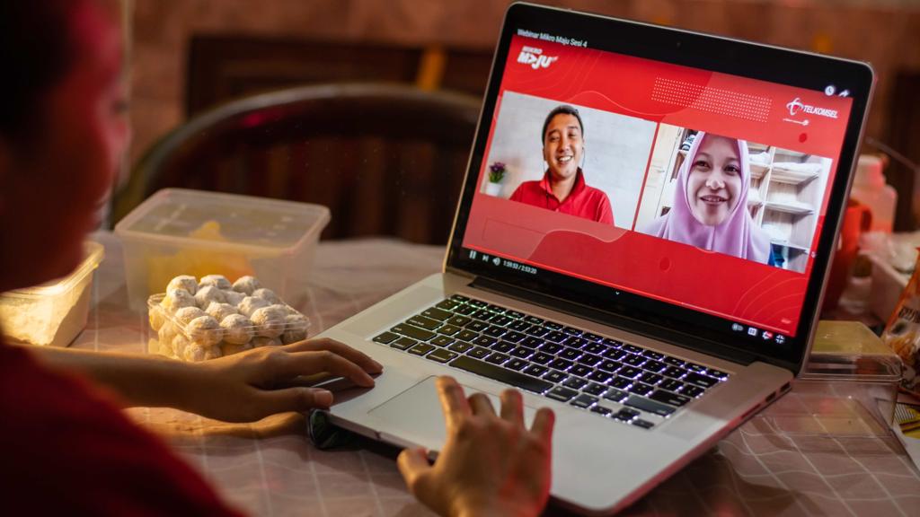 KOMITMEN: Telkomsel menghadirkan MikroMaju yang diselenggarakan secara daring melalui CloudX pada 28 Februari sampai 21 Maret 2021 lalu.