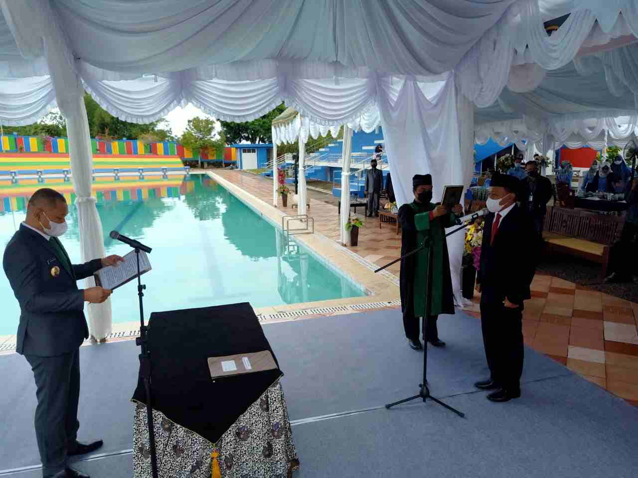 AMANAH BARU: Suryanto Agustono dilantik sebagai Direktur Perumda Air Minum Tirta Kandilo Paser masa jabatan 2021-2026, Rabu (18/8).