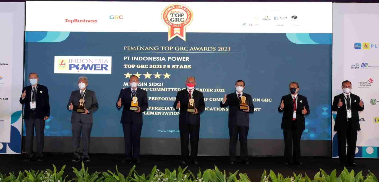 PENGHARGAAN TERTINGGI: Pada acara penghargaan yang diselenggarakan Kamis (07/09) di Hotel Raffles, Jakarta, PLN menyabet penghargaan tertinggi TOP GRC Awards 2021 level bintang lima (#5 Stars).