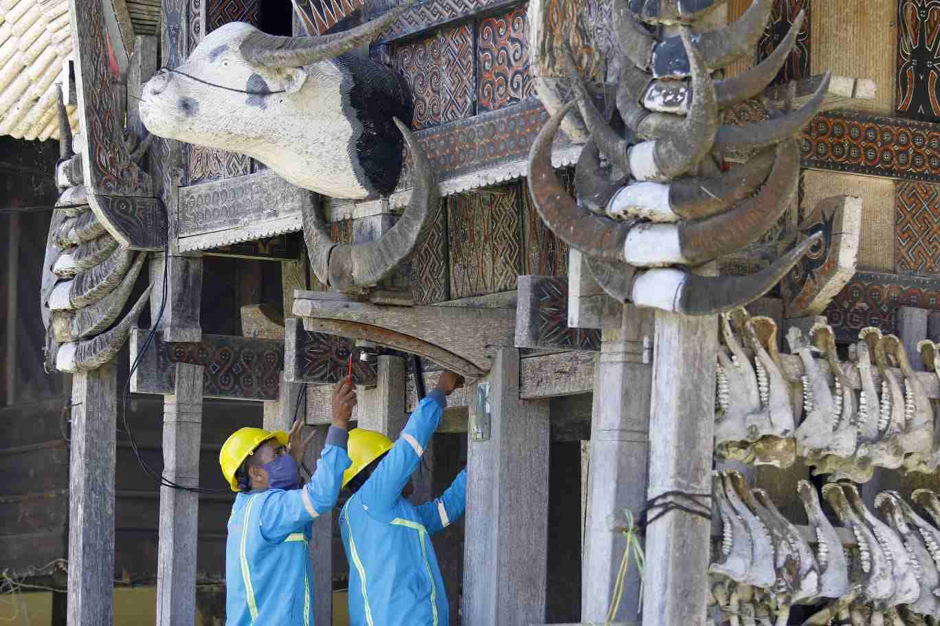 TRANSFORMASI: Ditunjang sejumlah langkah inovasi dan efisiensi yang dijalankan perusahaan melalui program transformasi PLN. Hal ini membuat PLN sukses meningkatkan penjualan tenaga listrik dan menjaga Beban Pokok Penyediaan (BPP) tetap stabil.