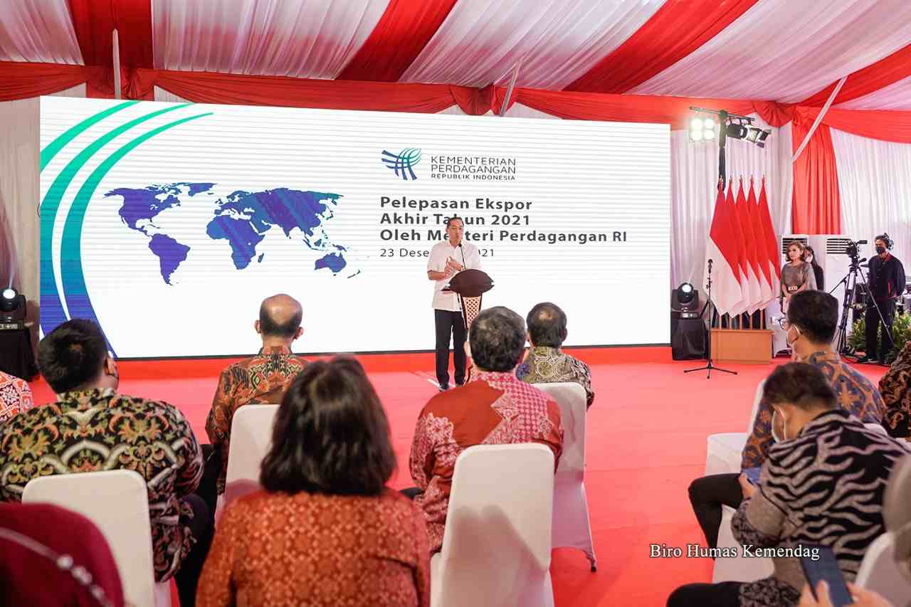 CAPTION 2: CAPTION: Mendag Muhammad Lutfi dalam acara pelepasan ekspor mengungkapkan kerja sama dari seluruh pemangku kepentingan, baik pemerintah pusat, pemerintah daerah, dan para pelaku usaha berhasil mencatatkan peningkatan ekspor dan  mendorong pemul
