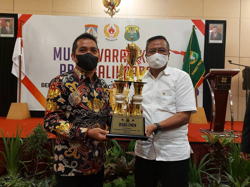 PANASKAN PERSAINGAN : Ketua Komisi III DPRD Balikpapan, Alwi Al Qadri (kiri), siap maju dalam pencalonan Ketua Umum KONI Balikpapan.