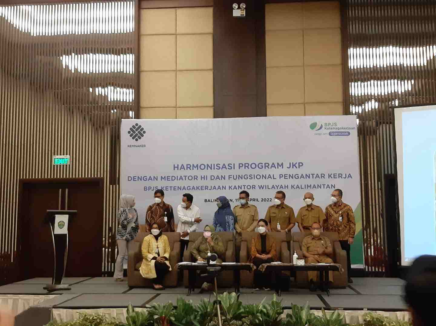 Rapat Koordinasi Harmonisasi Program JKP antara BPJS Ketenagakerjaan dengan Dinas Tenaga Kerja dan Transmigrasi se Provinsi Kalimantan .