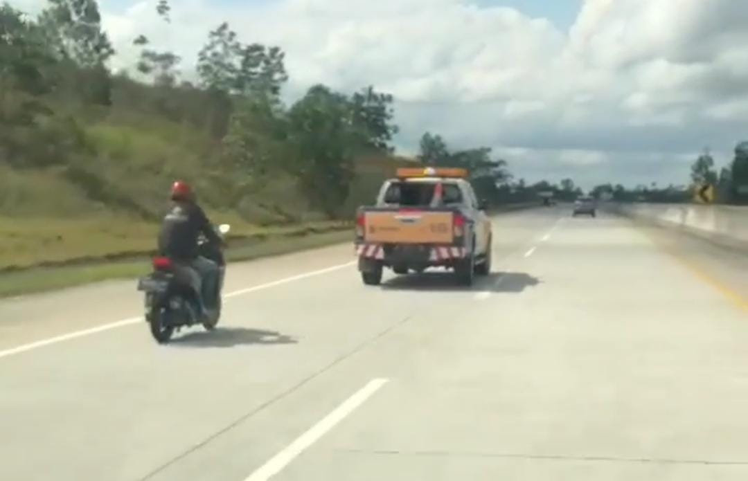 AH (37) pengendara yang menerobos jalan tol rupanya merupakan buron kasus pencurian kendaraan bermotor di Kalbar.