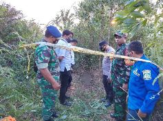 Jenazah MI (22) ditemukan tergeletak di semak-semak di kawasan Prona Indah RT 53, Kelurahan Sepinggan, Balikpapan Selatan.