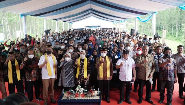 Kepala Otorita Ibu Kota Nusantara Bambang Susantono, Menteri Ketenagakerjaan Ida Fauziyah, dan Gubernur Kalimantan Timur Isran Noor membuka Pelatihan  Kerja Berbasis Kompetensi (PBK) Tahap 2 pada Kamis (4/8),  di Titik Nol Ibu Kota Nusantara.