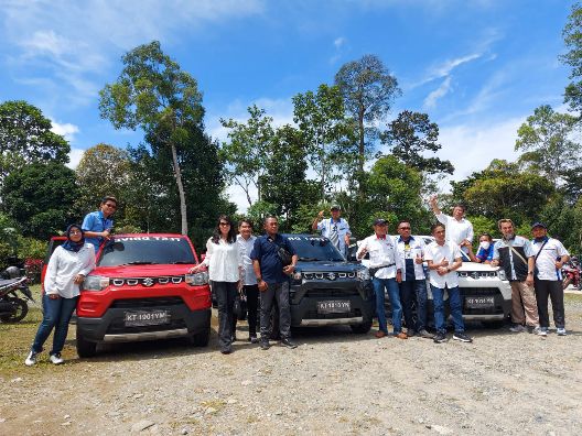 Komunitas otomotif dan awak media diberi kesempatan merasakan sensasi mengendarai Suzuki S-Presso.