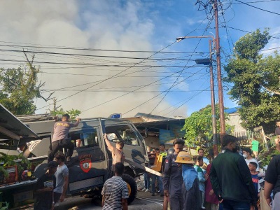 Tujuh rumah di RT 38 ludes dilalap api, Kamis (8/9) sore.
